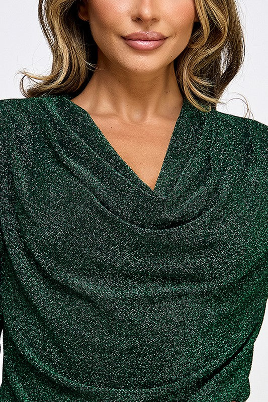Blusa verde de manga larga con cuello drapeado