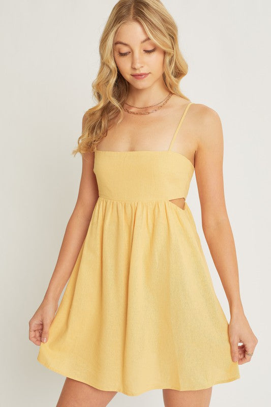 Vestido Corto Amarillo de Manta con Espalda y Tirantes Ajustables