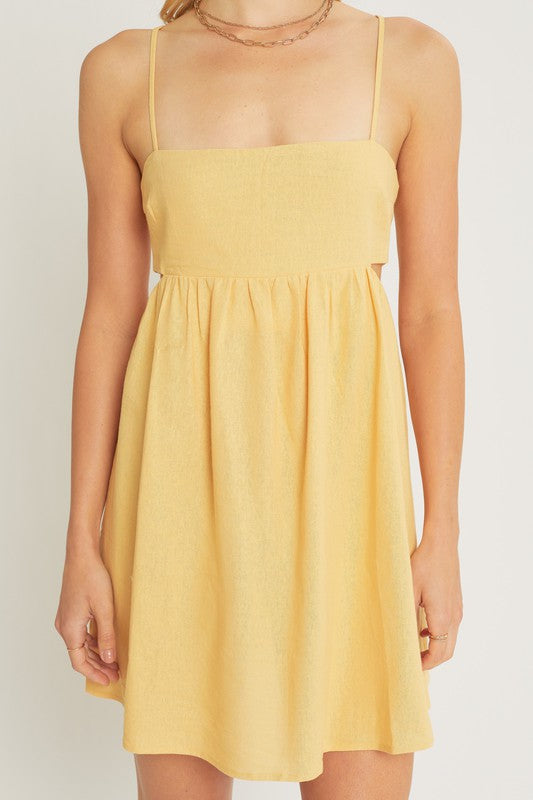 Vestido Corto Amarillo de Manta con Espalda y Tirantes Ajustables