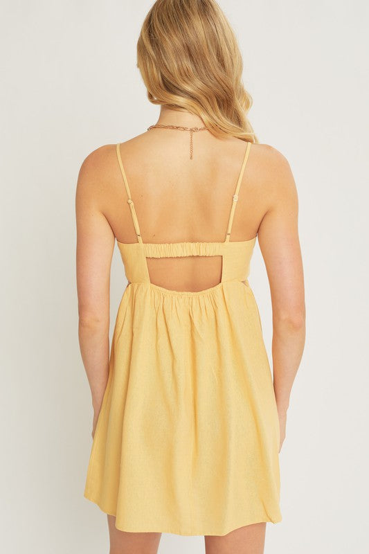 Vestido Corto Amarillo de Manta con Espalda y Tirantes Ajustables