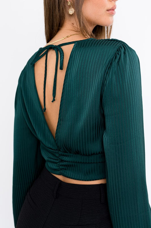 Crop Top Verde de Manga Larga con Botones Frontales