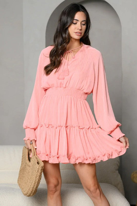 Vestido Coral de Manga Larga con Detalles Fruncidos
