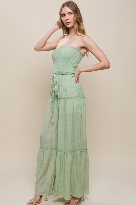 Jumpsuit verde strapless con frunces y volantes